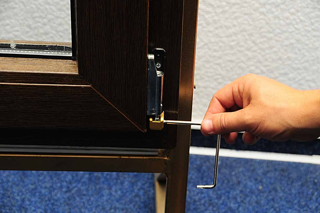 Регулировка фурнитуры БФК в Алматы